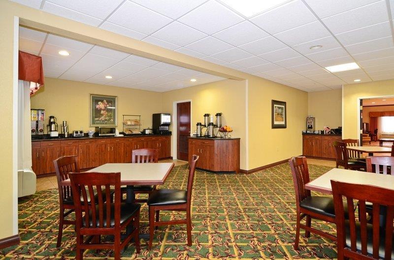 Best Western Lawrenceburg Inn Restaurant photo